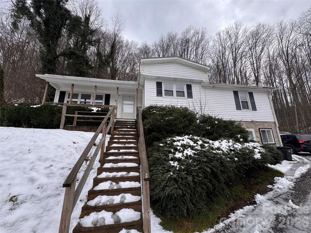 9 Alzena Road, Sylva, NC 28779