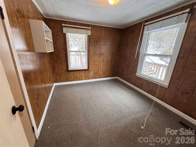 9 Alzena Road, Sylva, NC 28779