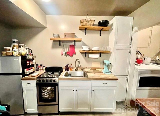 9 Alzena Road, Sylva, NC 28779