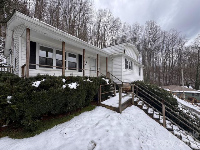 9 Alzena Road, Sylva, NC 28779