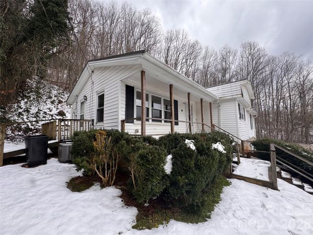 9 Alzena Road, Sylva, NC 28779