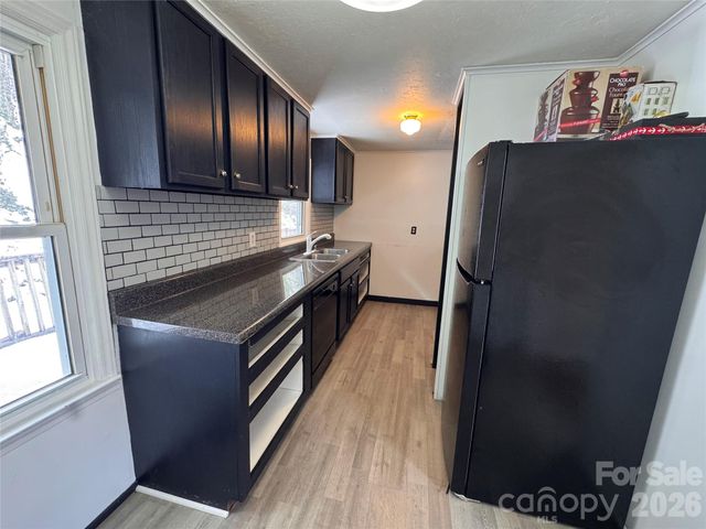 9 Alzena Road, Sylva, NC 28779