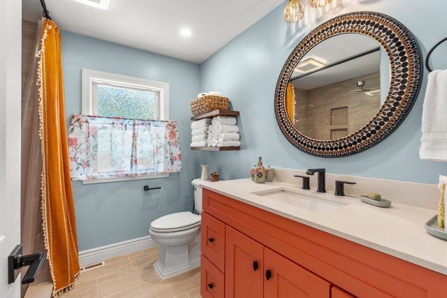 36 Oakdale Road, Wilmington, MA 01887