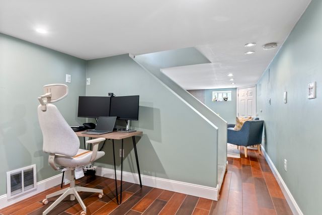 36 Oakdale Road, Wilmington, MA 01887