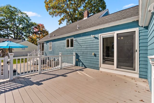 36 Oakdale Road, Wilmington, MA 01887