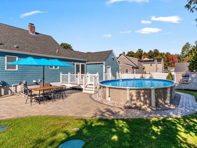 36 Oakdale Road, Wilmington, MA 01887
