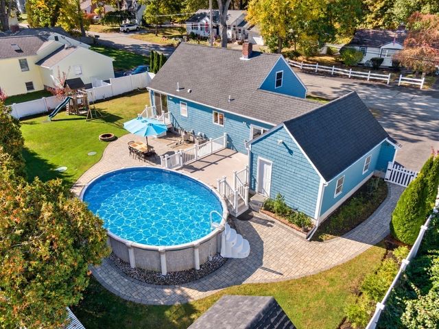 36 Oakdale Road, Wilmington, MA 01887