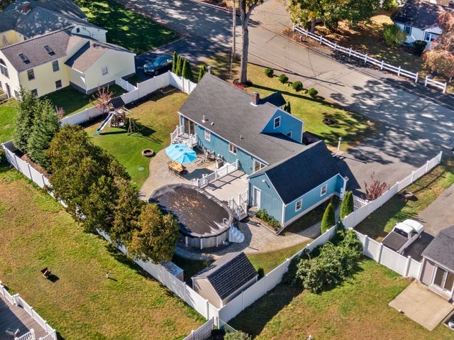36 Oakdale Road, Wilmington, MA 01887