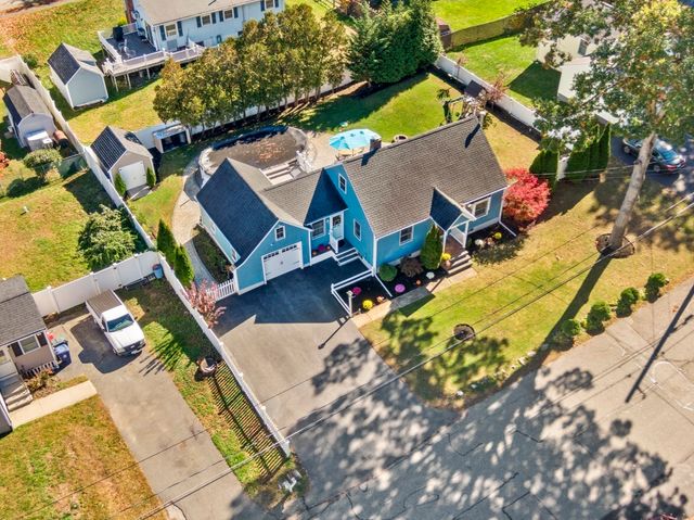 36 Oakdale Road, Wilmington, MA 01887