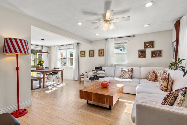 36 Oakdale Road, Wilmington, MA 01887