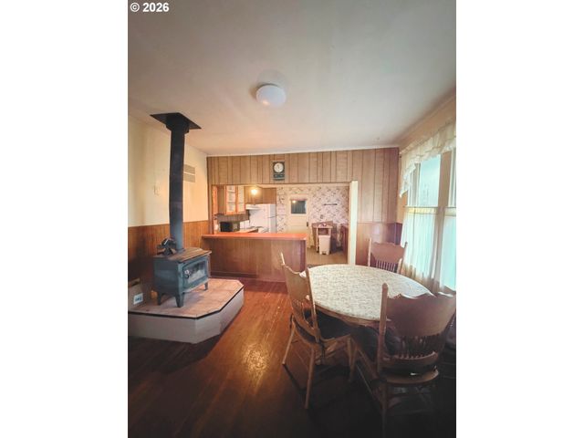 110 DRIFTWOOD Ave, Garibaldi, OR 97118