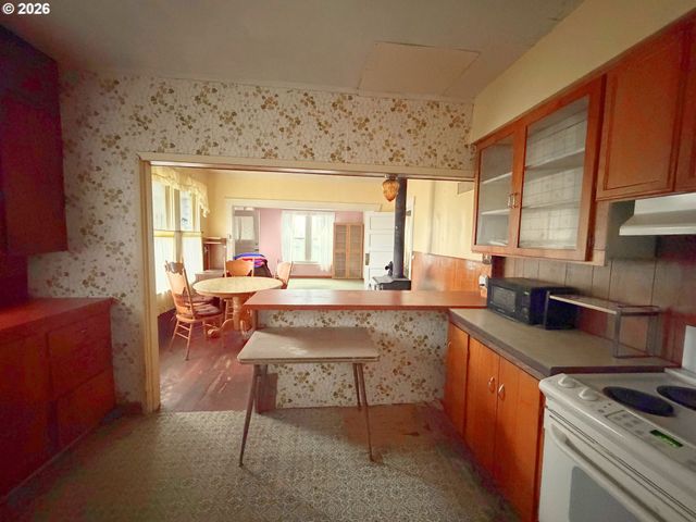 110 DRIFTWOOD Ave, Garibaldi, OR 97118