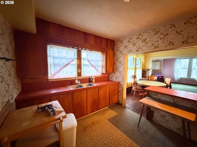 110 DRIFTWOOD Ave, Garibaldi, OR 97118