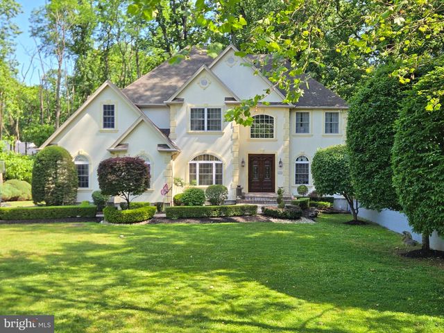 112 BEACON HILL RD, Morganville, NJ 07751