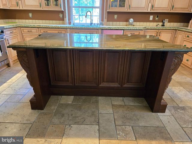 112 BEACON HILL RD, Morganville, NJ 07751