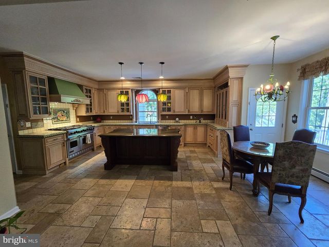 112 BEACON HILL RD, Morganville, NJ 07751