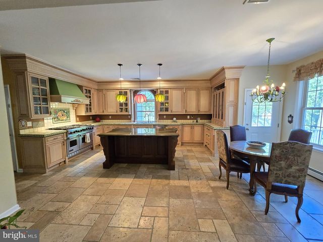 112 BEACON HILL RD, Morganville, NJ 07751