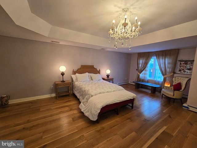 112 BEACON HILL RD, Morganville, NJ 07751
