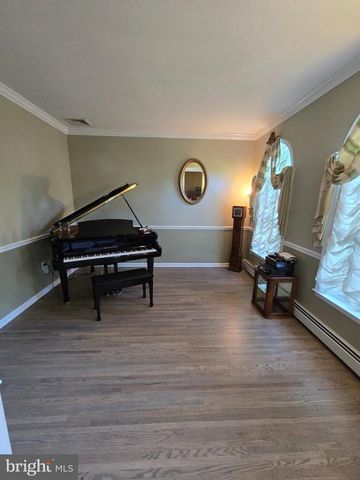 112 BEACON HILL RD, Morganville, NJ 07751