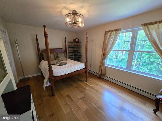 112 BEACON HILL RD, Morganville, NJ 07751