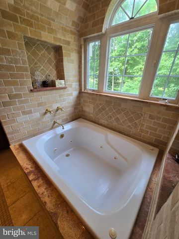 112 BEACON HILL RD, Morganville, NJ 07751