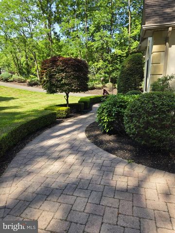 112 BEACON HILL RD, Morganville, NJ 07751