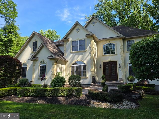 112 BEACON HILL RD, Morganville, NJ 07751