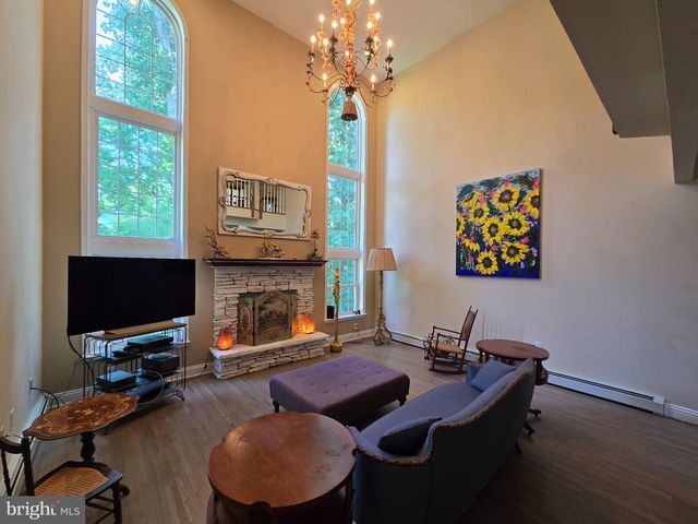 112 BEACON HILL RD, Morganville, NJ 07751