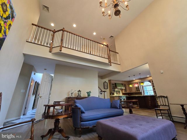 112 BEACON HILL RD, Morganville, NJ 07751