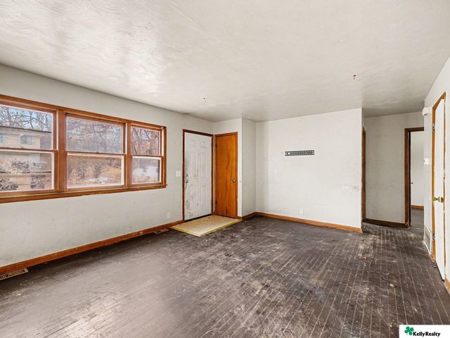 4508 Huntington Avenue, Omaha, NE 68152