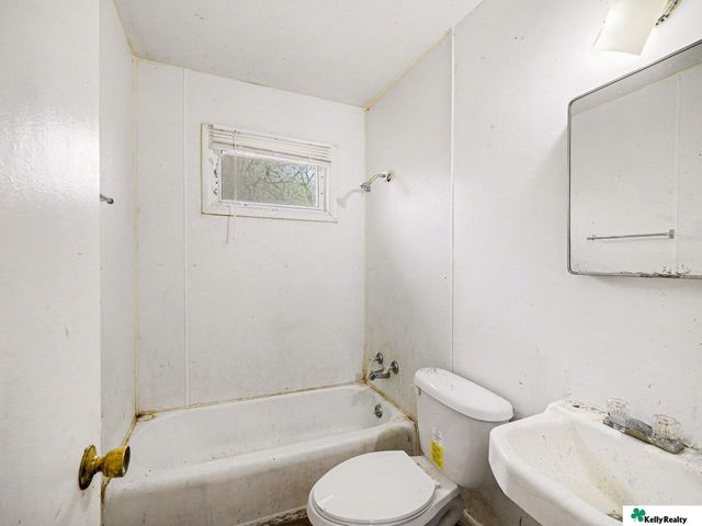 4508 Huntington Avenue, Omaha, NE 68152