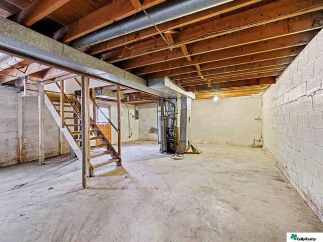 4508 Huntington Avenue, Omaha, NE 68152