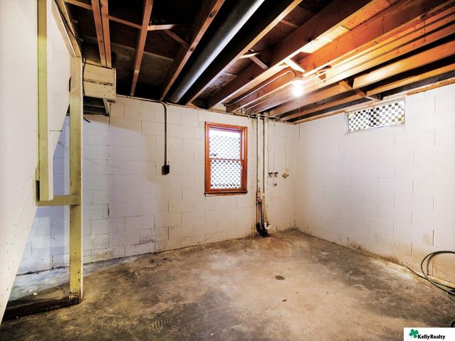 4508 Huntington Avenue, Omaha, NE 68152