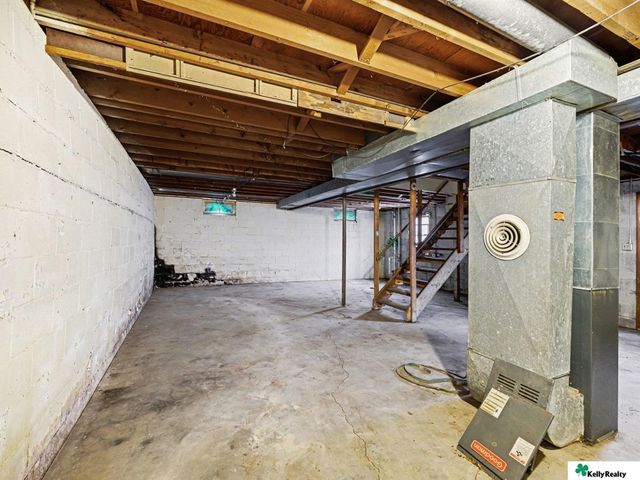 4508 Huntington Avenue, Omaha, NE 68152