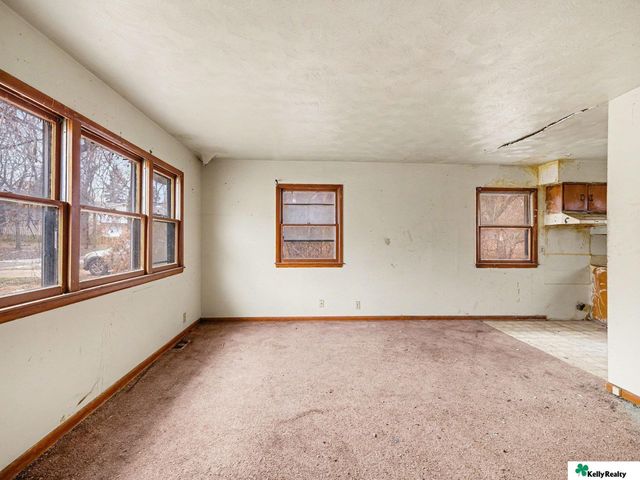 4508 Huntington Avenue, Omaha, NE 68152