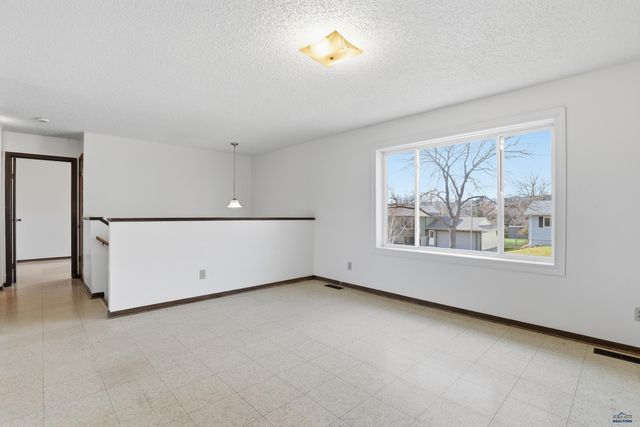 3616 IVY AVE, Rapid City, SD 57701