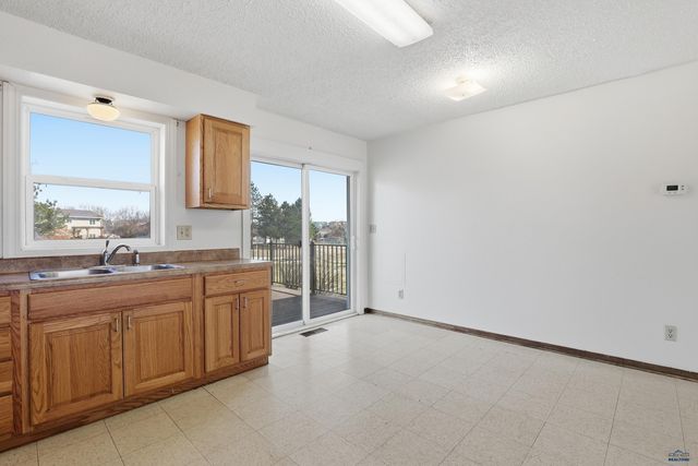 3616 IVY AVE, Rapid City, SD 57701