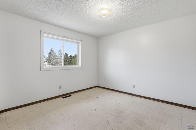 3616 IVY AVE, Rapid City, SD 57701