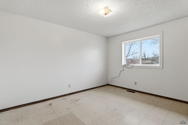 3616 IVY AVE, Rapid City, SD 57701