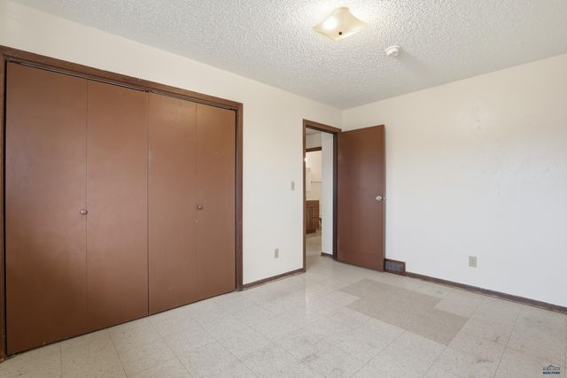 3616 IVY AVE, Rapid City, SD 57701