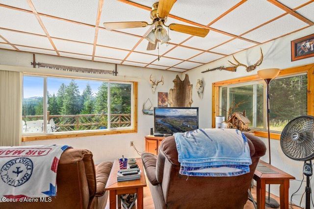 207 Happy Valley Ln, St. Maries, ID 83861