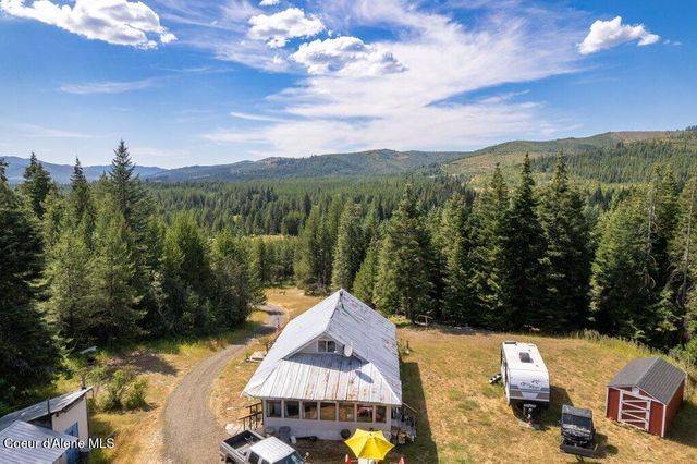 207 Happy Valley Ln, St. Maries, ID 83861