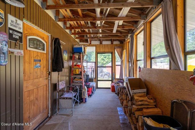 207 Happy Valley Ln, St. Maries, ID 83861