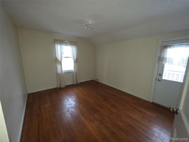 742 N York Street, Dearborn, MI 48128