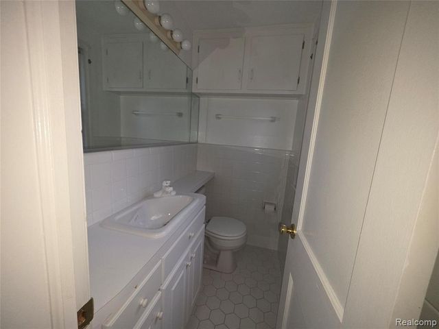 742 N York Street, Dearborn, MI 48128