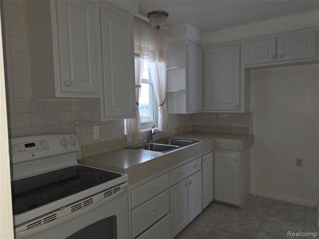 742 N York Street, Dearborn, MI 48128