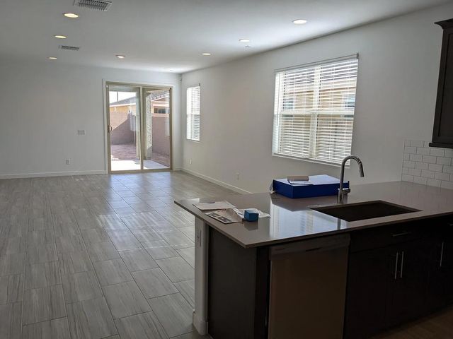 2250 E Kelly Drive, Gilbert, AZ 85298