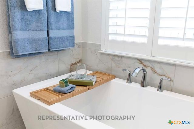 212 Missouri Primrose Lane, San Marcos, TX 78666