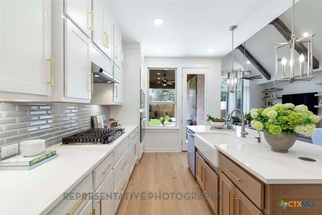 212 Missouri Primrose Lane, San Marcos, TX 78666