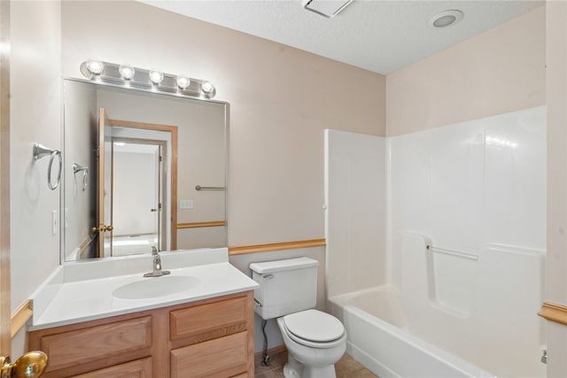 1451 Dover Bay Drive, Clive, IA 50325